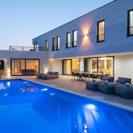 Luxury Ivana With Heated Hydromassage Pool * Stanici