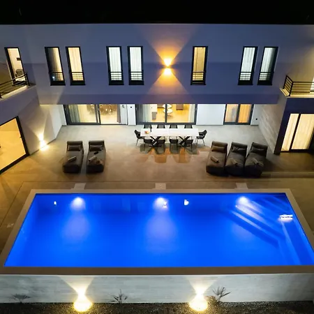 Luxury Ivana With Heated Hydromassage Pool